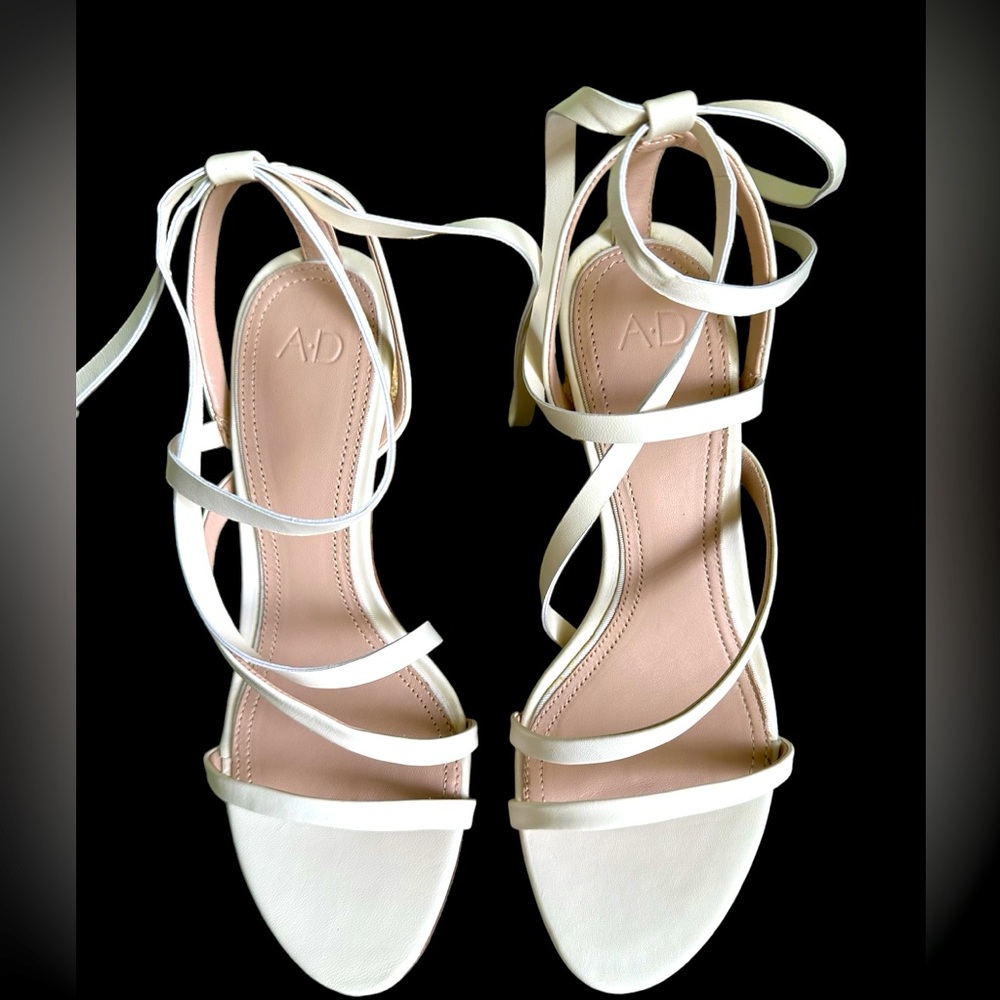 NWT-Women’s A-D & Daughters Avienna Strap heels in Avena Cream Size 6 1/2